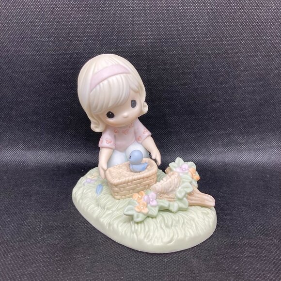PRECIOUS Moments "It Only Takes A Moment To Show You Care" 2007 club figurine - Picture 1 of 6